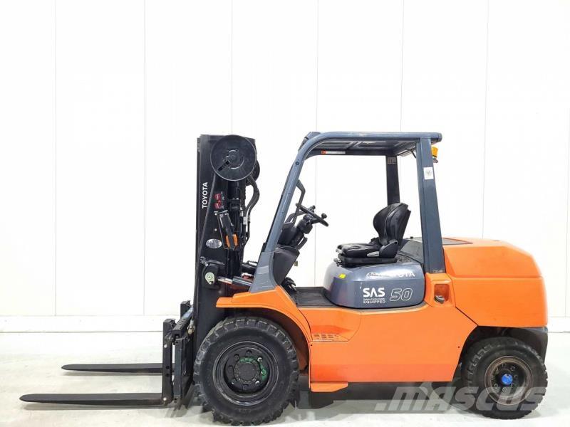 Toyota 42-7FD45 Dieseltrukit