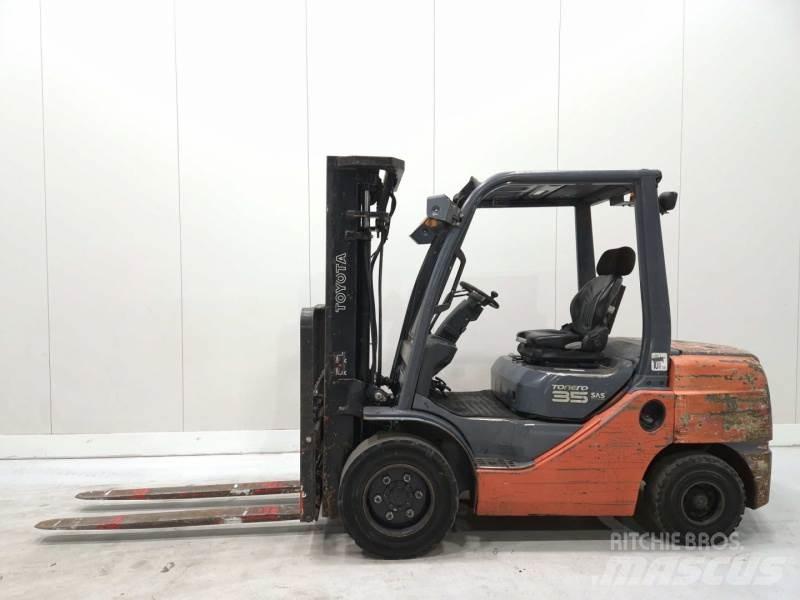 Toyota 52-8FDJF35 Dieseltrukit