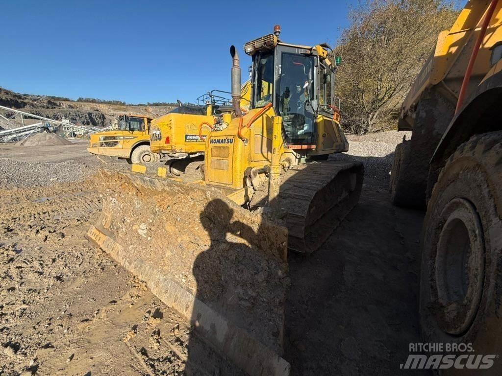 Komatsu D51PX Telaketjupuskutraktorit