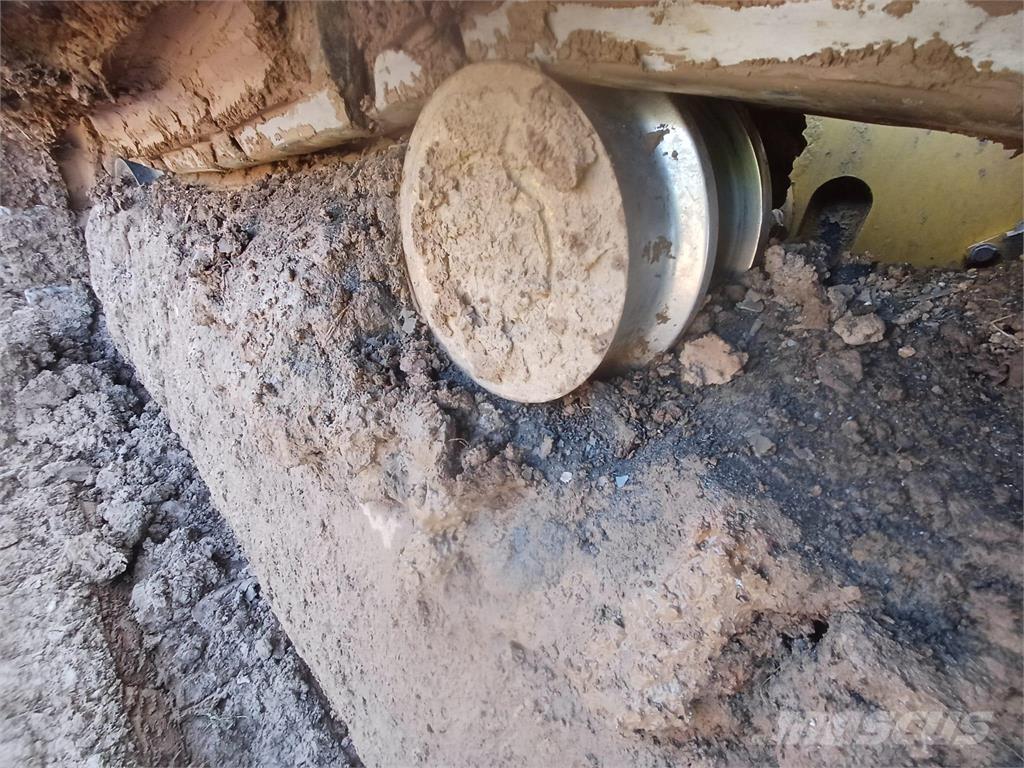 Komatsu D65PX-17 Telaketjupuskutraktorit