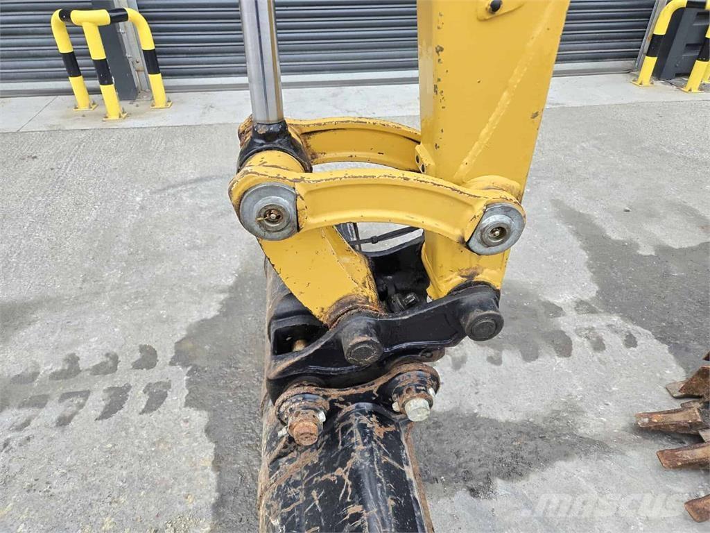 CAT 302.7 Minikaivukoneet < 7t