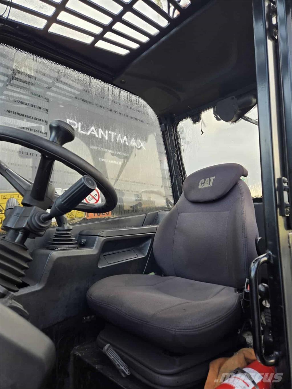 CAT TH417 Kurottajat