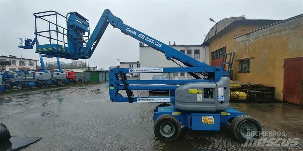 Genie Z45/25J Kuukulkijat