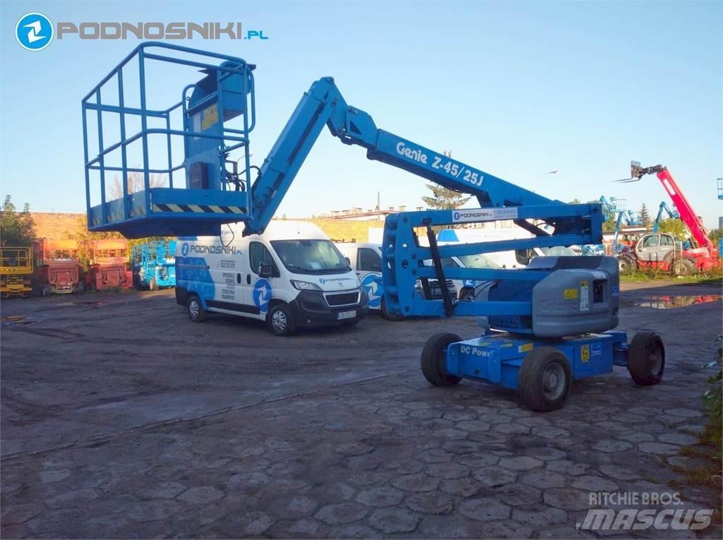 Genie Z45/25J DC Kuukulkijat