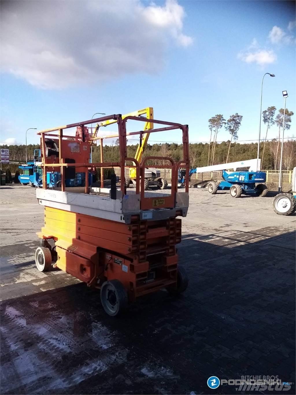 JLG 2646ES Saksilavat