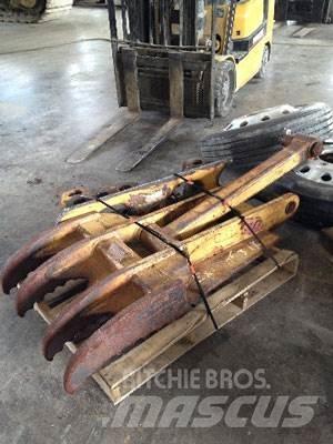 CAT 320C/DL Thumb Muut