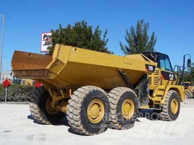 CAT 725 Dumpperit