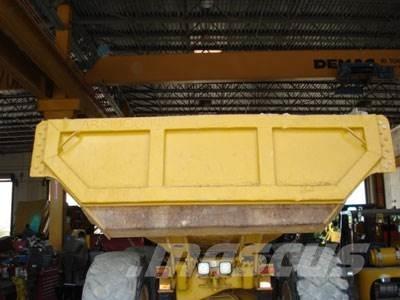 CAT 730 Tailgate Muut
