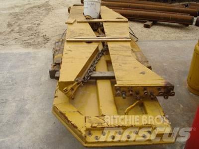 CAT 740 Tailgate Muut