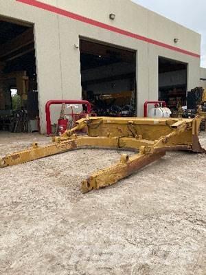 CAT D8T Angle Blade Muut