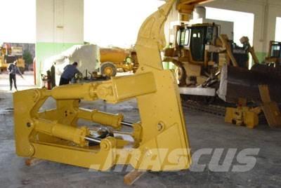 CAT D8T /D8R Ripper, S/S Muut