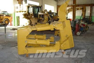 CAT D8T /D8R Ripper, S/S Muut