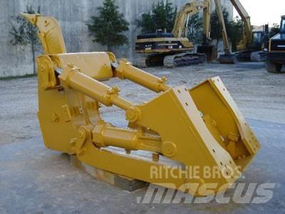 CAT D8T/R/N Ripper, S/S Muut