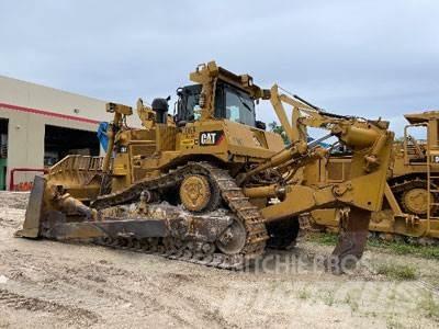 CAT D9T Telaketjupuskutraktorit
