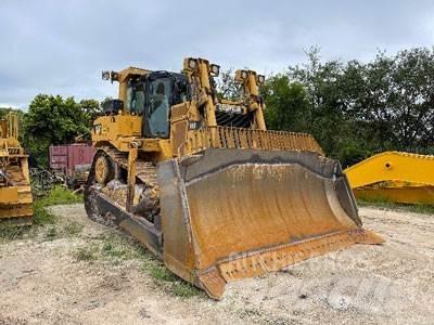 CAT D9T Telaketjupuskutraktorit