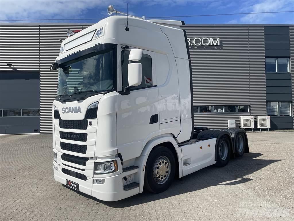Scania S560 2950 Vetopöytäautot