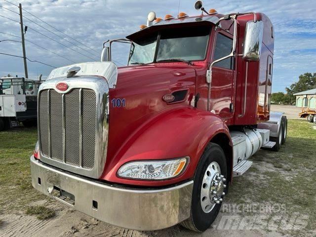 Peterbilt 384 Vetopöytäautot