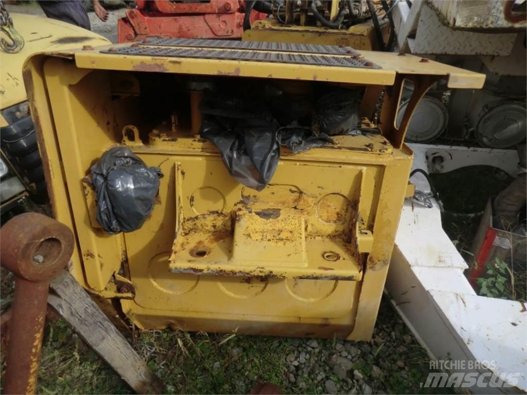 CAT 323D Muut koneet
