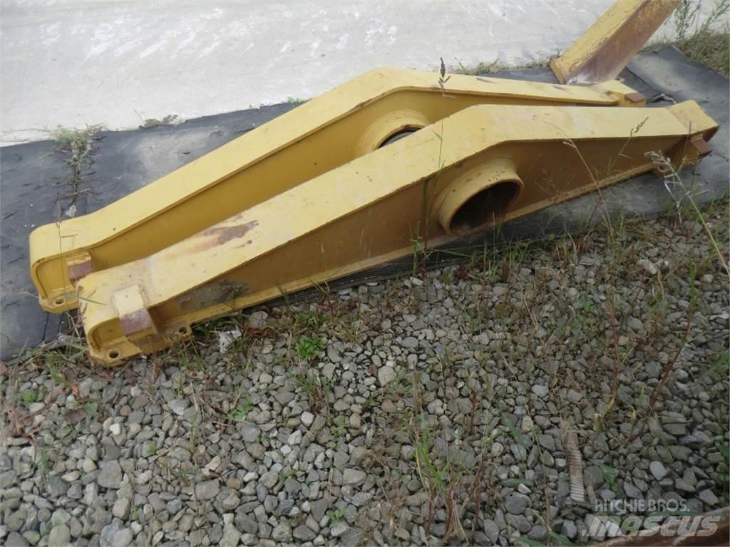 CAT 323D Alusta ja jousitus
