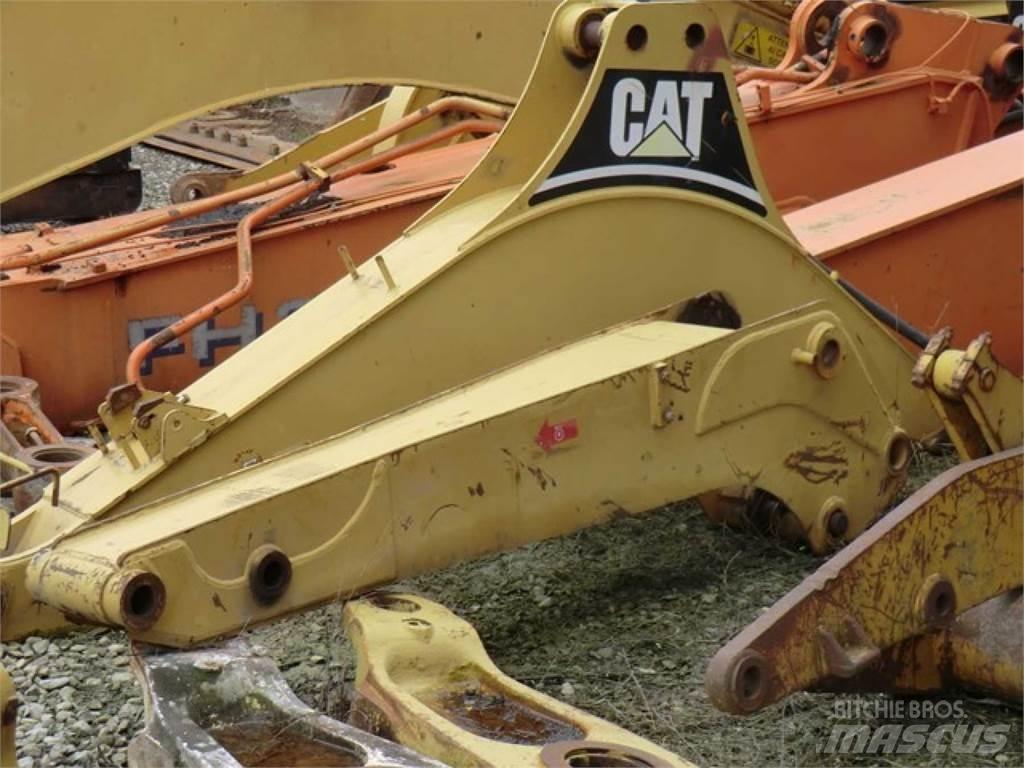 CAT 438C Alusta ja jousitus