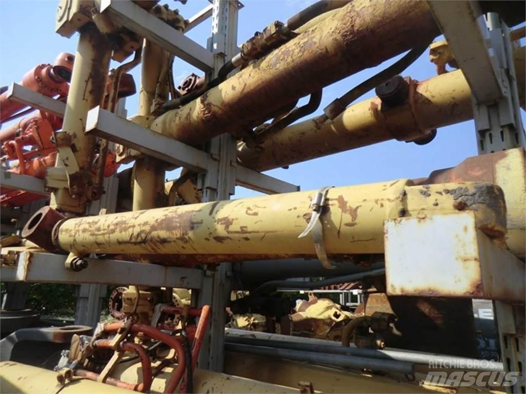 CAT 438C Muut koneet