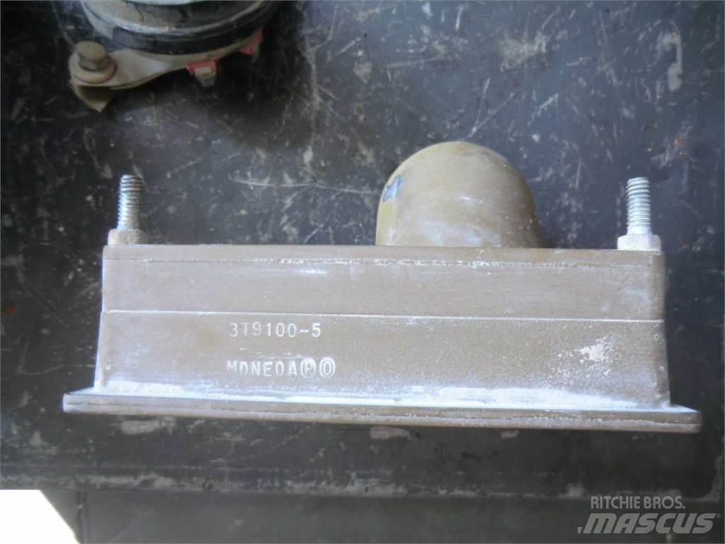 CAT 438C Muut koneet