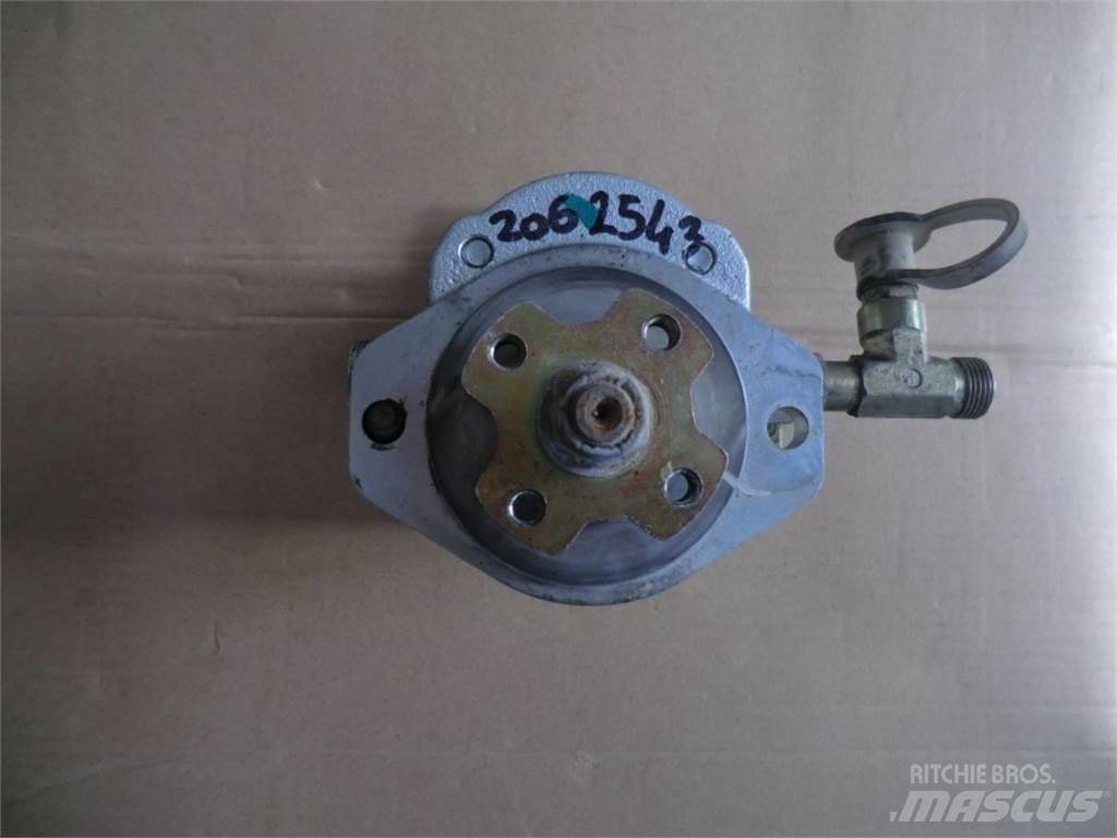 CAT 735 Muut koneet