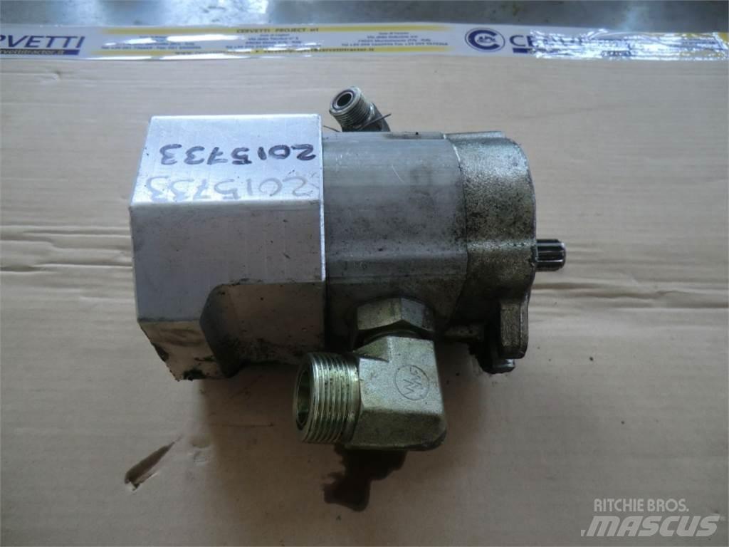 CAT 735 Muut koneet