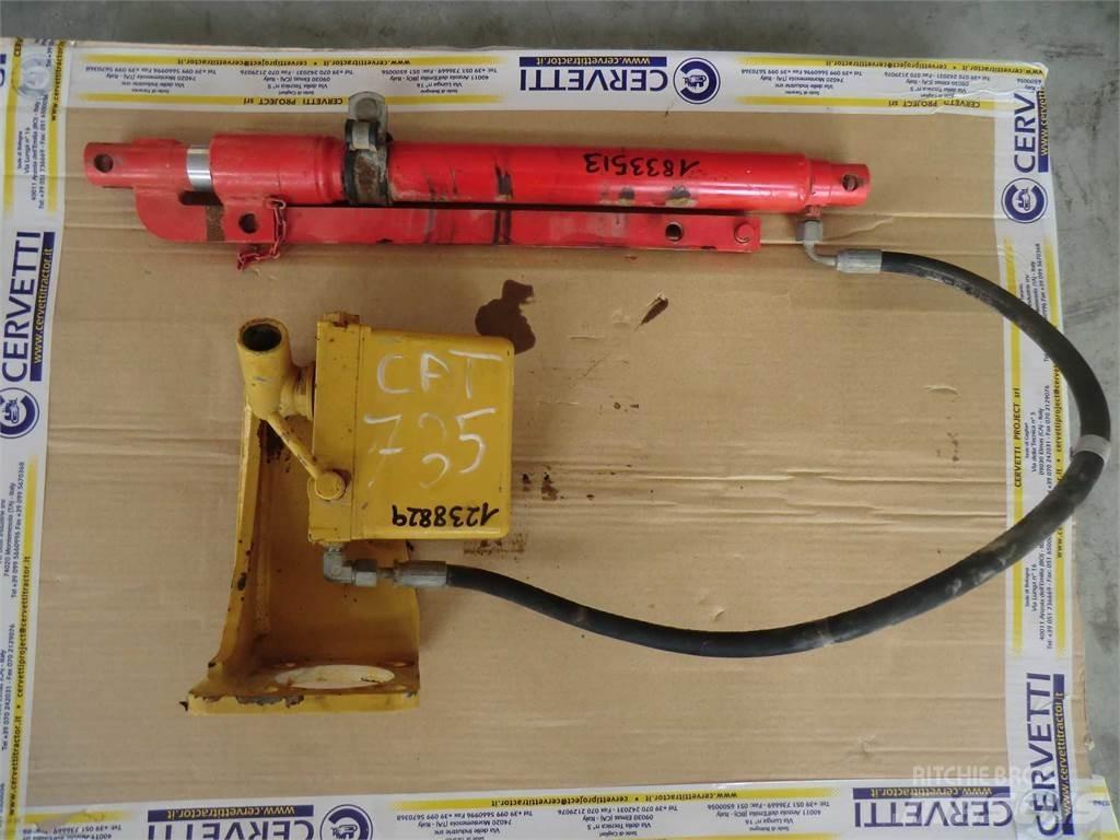 CAT 735 Muut koneet
