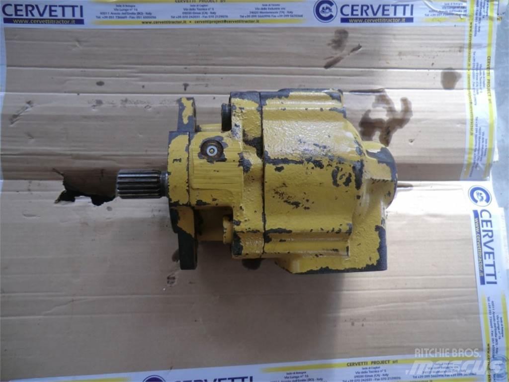 CAT 735 Muut koneet