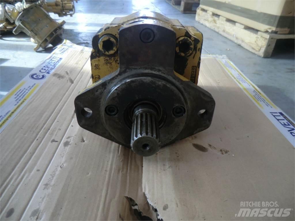 CAT 735 Muut koneet
