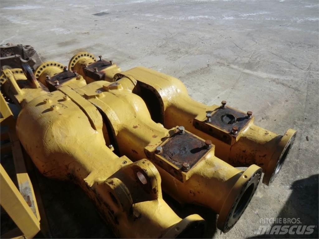 CAT 735 Muut koneet
