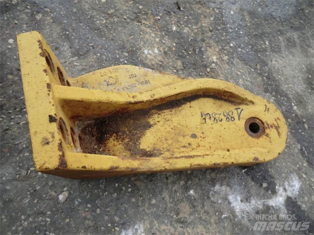 CAT 735 Alusta ja jousitus