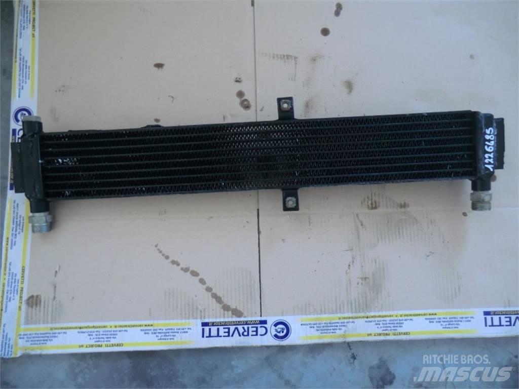 CAT 735 Muut koneet