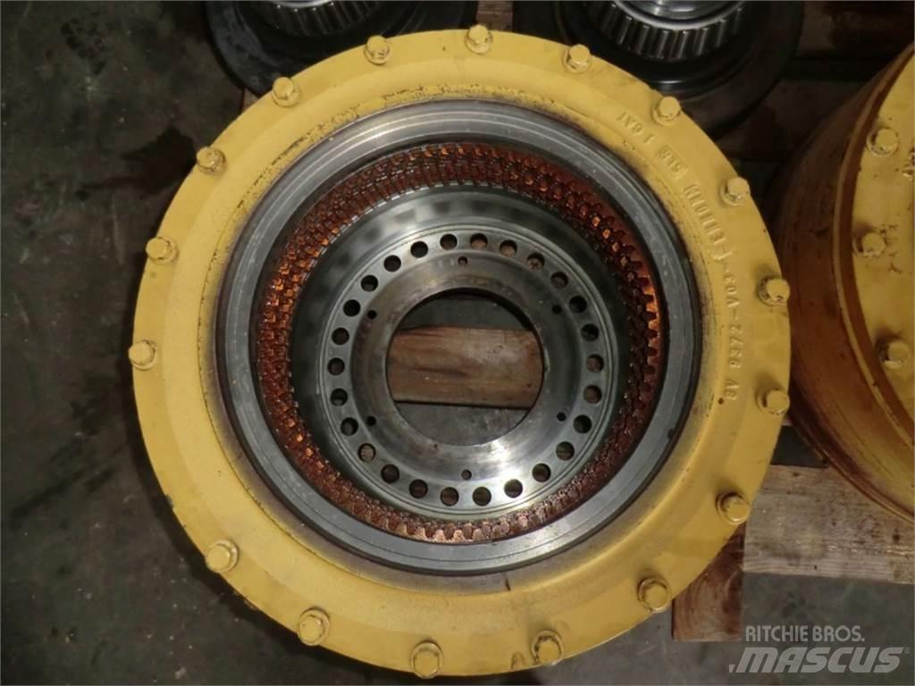 CAT 735 Muut koneet