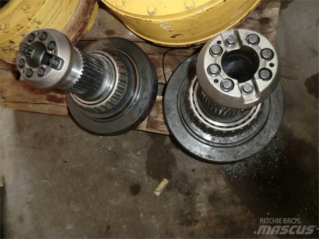 CAT 735 Muut koneet
