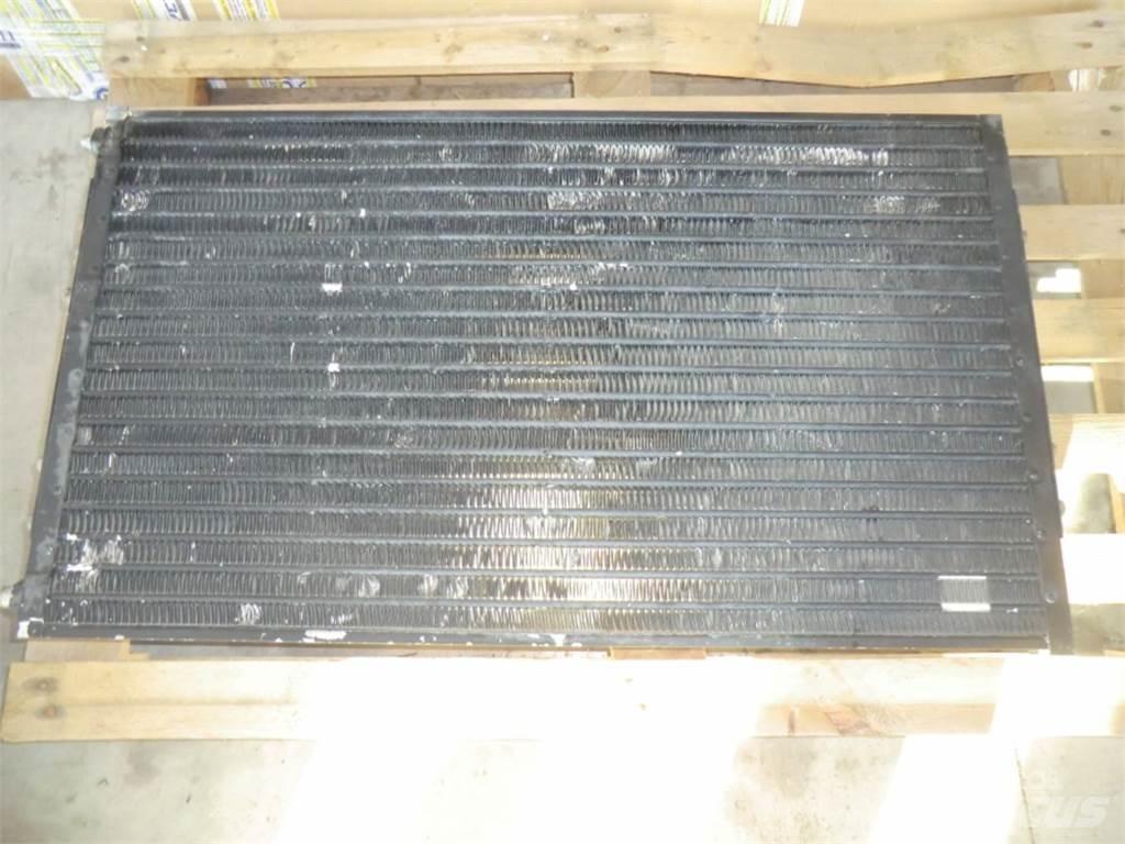 CAT 735 Muut koneet