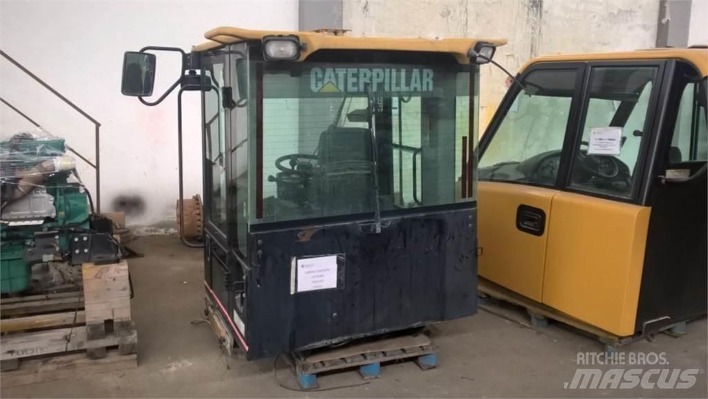 CAT 928G Alusta ja jousitus