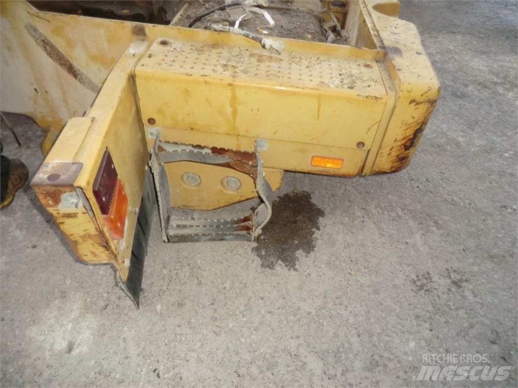 CAT 928G Alusta ja jousitus