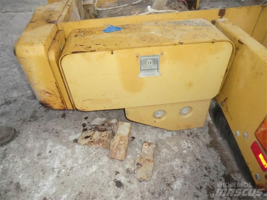CAT 928G Alusta ja jousitus