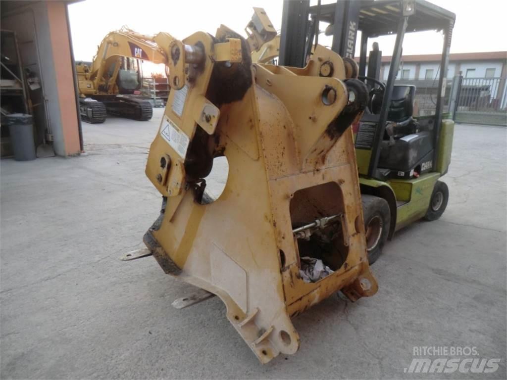 CAT 928G Alusta ja jousitus