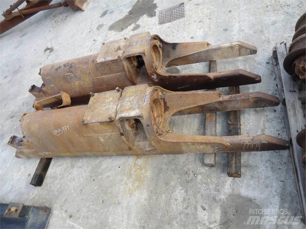 CAT 953 Ketjut, telat ja alustat