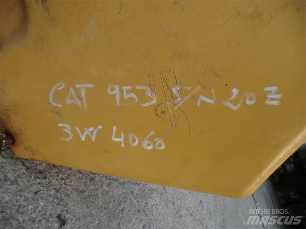 CAT 953 Alusta ja jousitus