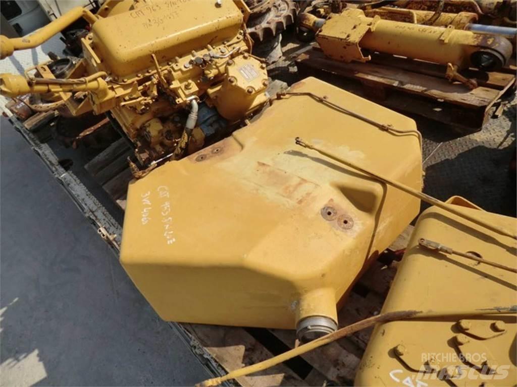 CAT 953 Alusta ja jousitus