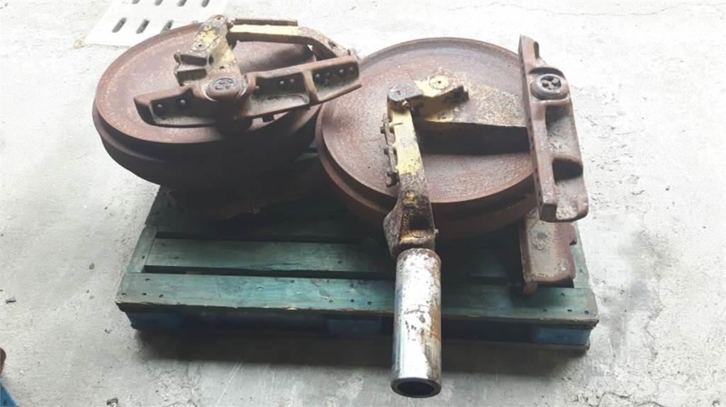 CAT 953C Ketjut, telat ja alustat
