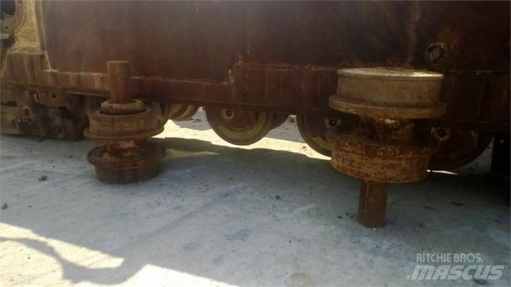 CAT 963C Ketjut, telat ja alustat