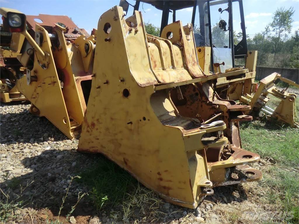 CAT 963D Alusta ja jousitus