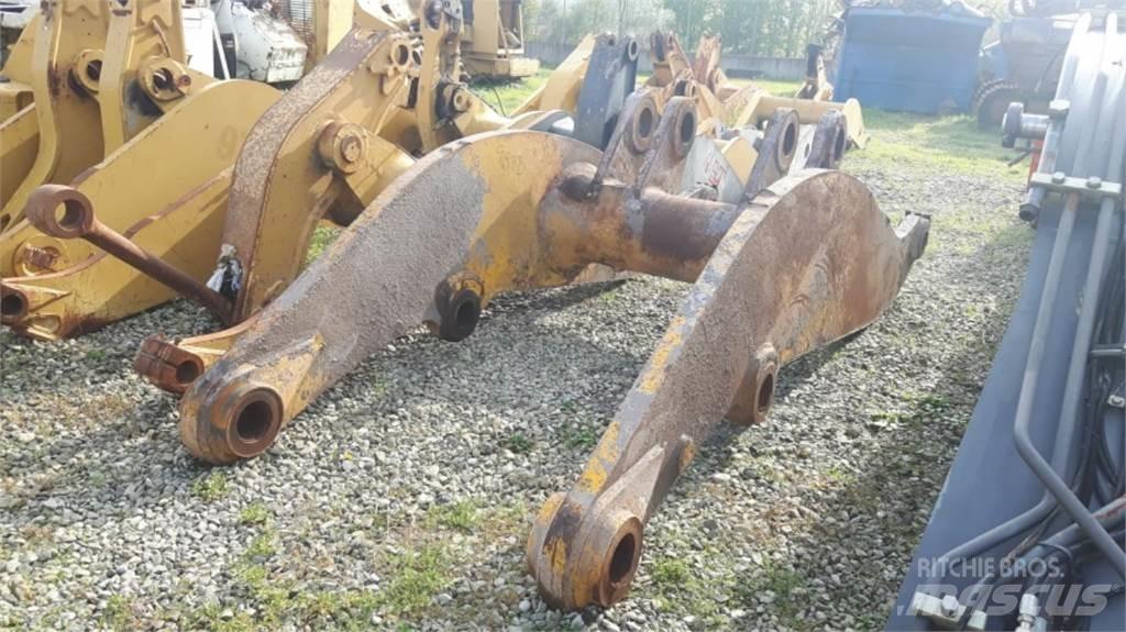 CAT 988B Alusta ja jousitus
