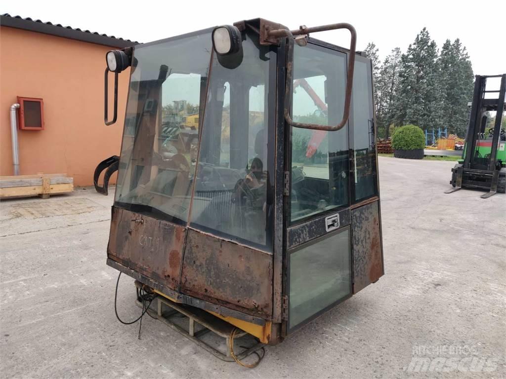 CAT 988G Alusta ja jousitus