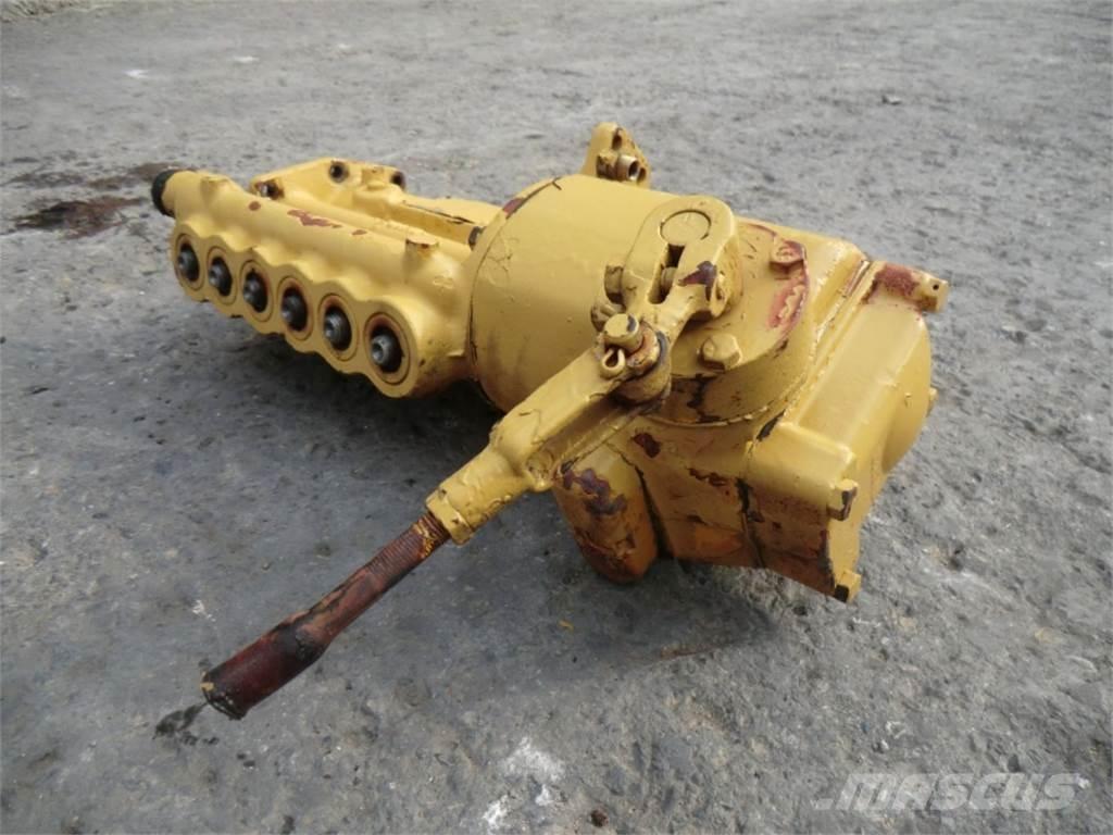 CAT D333 Moottorit